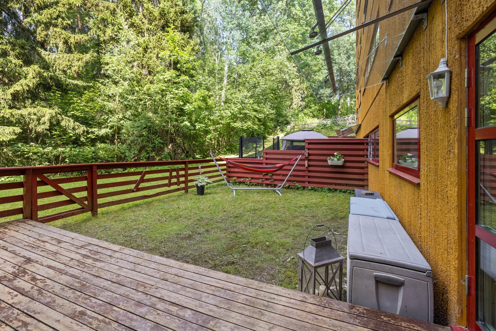 Det ble lagt ny ferdigplen i 2021 Galleribilde