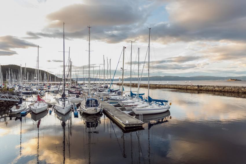 Ilsvika har et særdeles rikt friluftstilbud beliggende like ved sjøen med marina i Skansen og Bymarka innen 5 min gange. Galleribilde