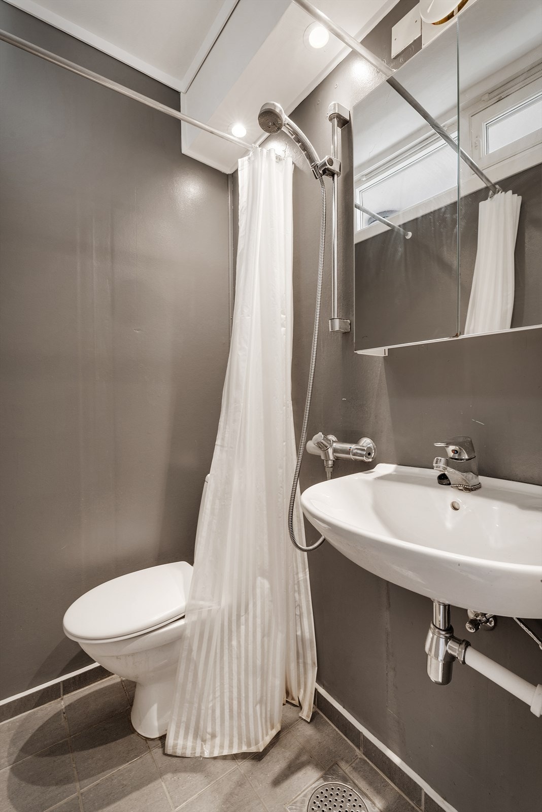- Badet er 1,6 m² - Galleribilde