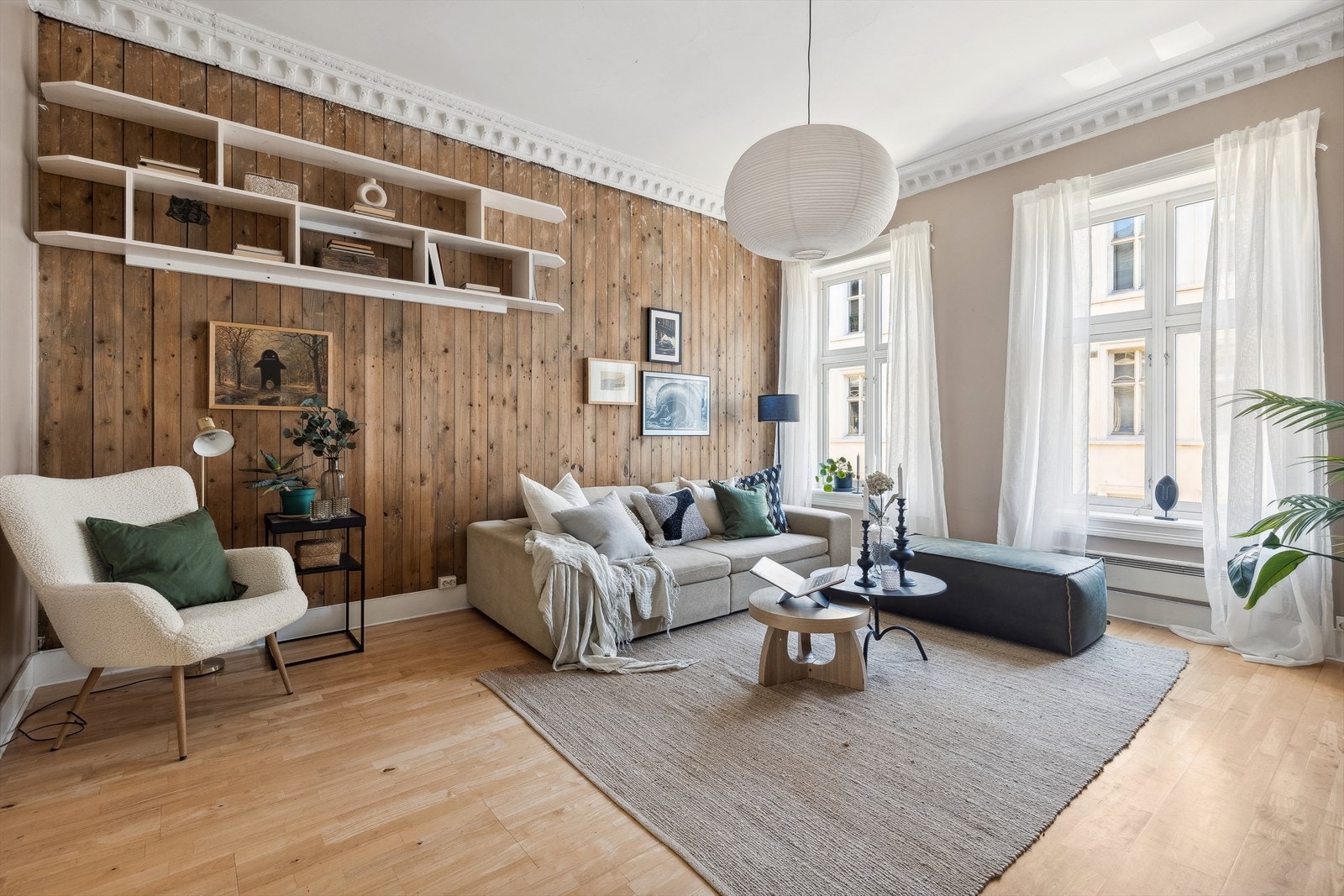 Velkommen til Ebbels gate 4A - En sjarmerende perle beliggende i rolig sidegate midt i sentrum med alt Oslo har å by på! Galleribilde