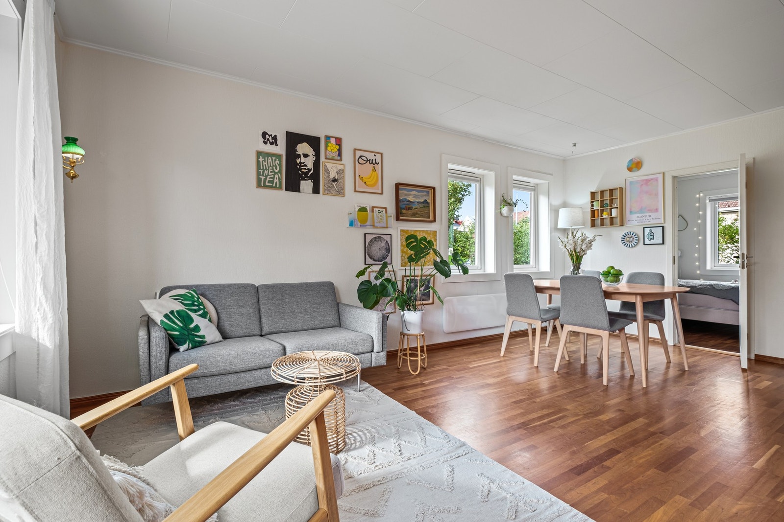 Her er det store vindusflater som slipper inn mye naturlig lys. Galleribilde