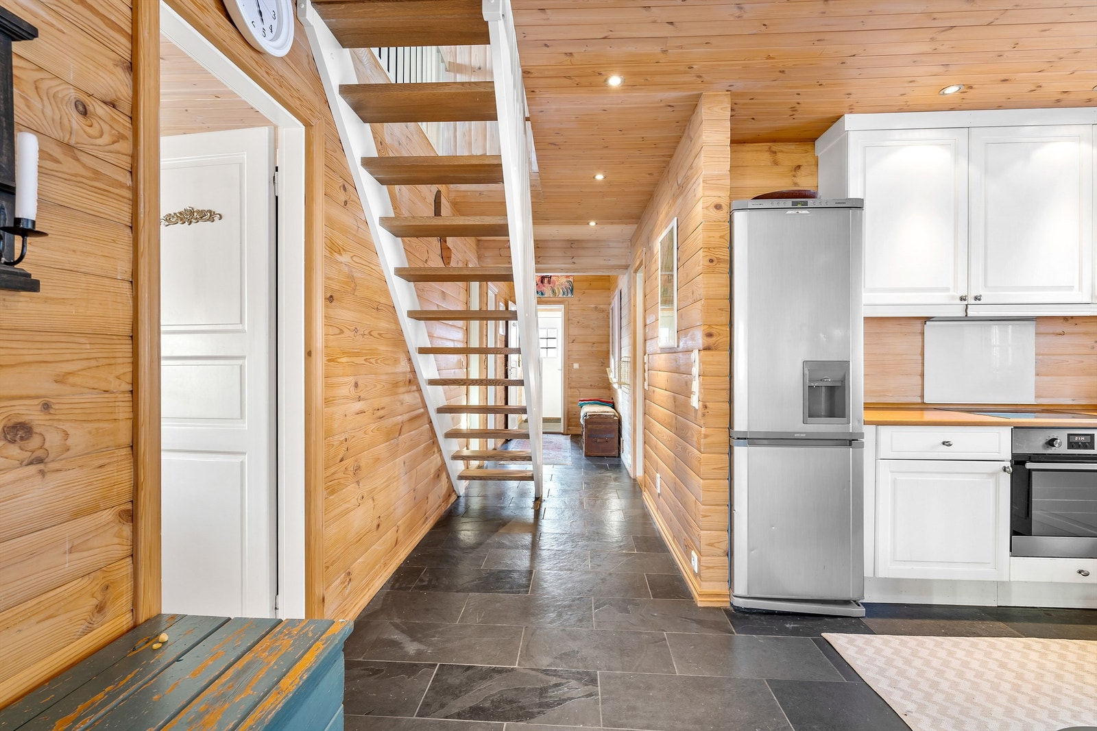 Hytten er lys og trivelig med god planløsning Galleribilde