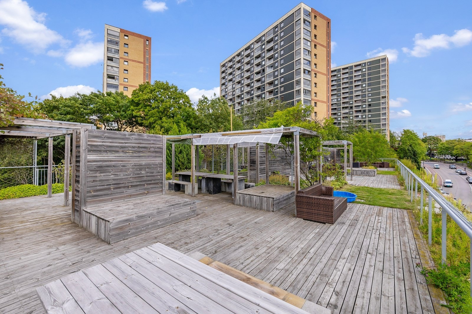 Felles takterrasse med utsikt mot Enerhaugen og over Grønland. Galleribilde