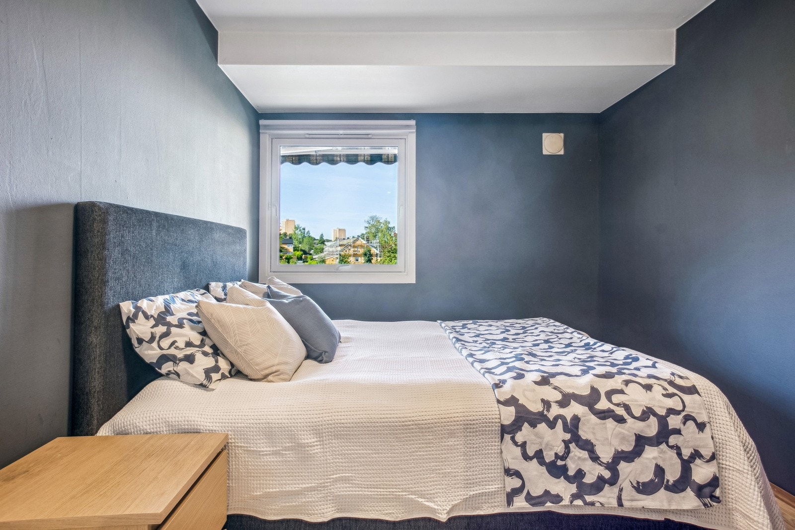 Romslig soverom Galleribilde