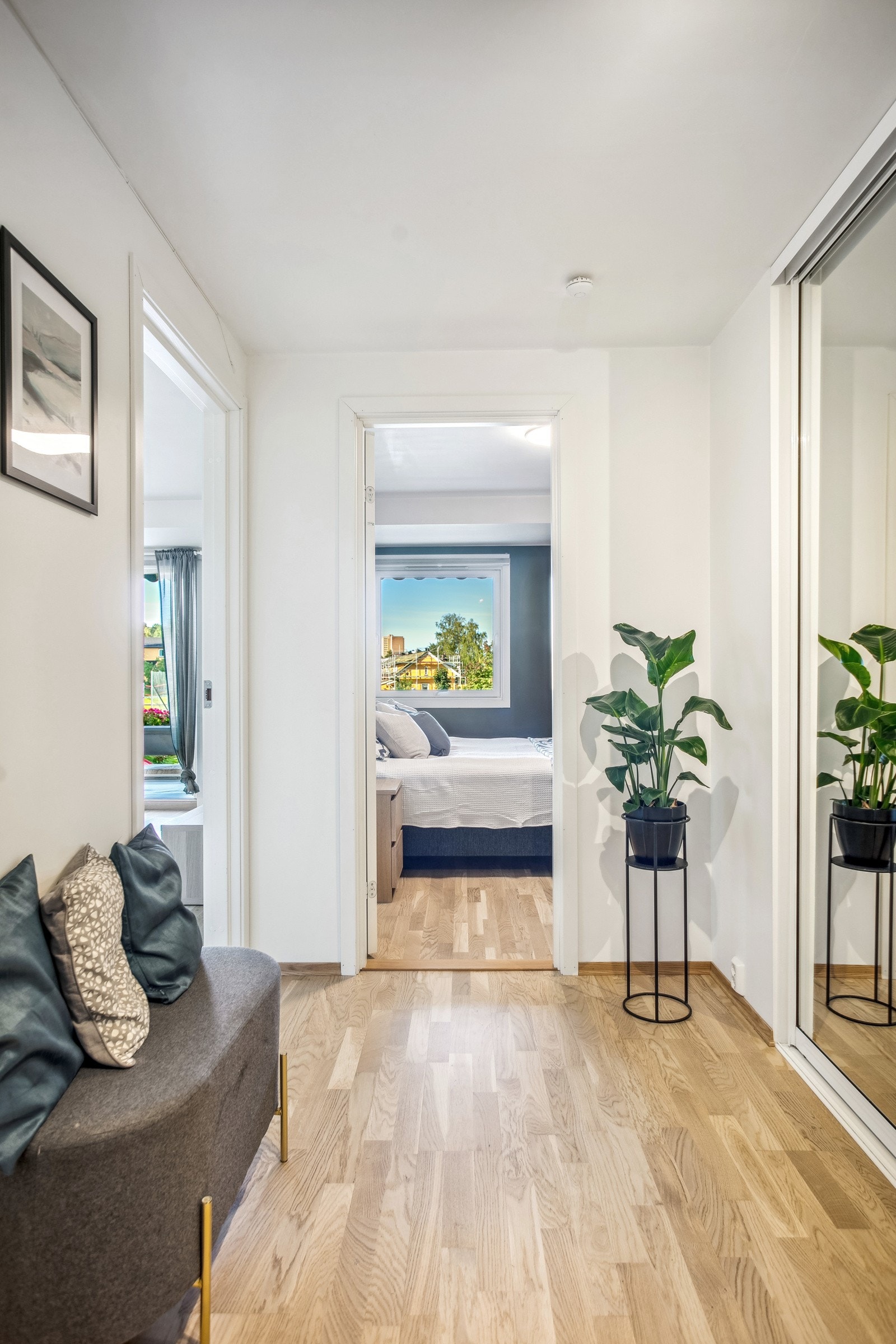 Flott og lys entré Galleribilde