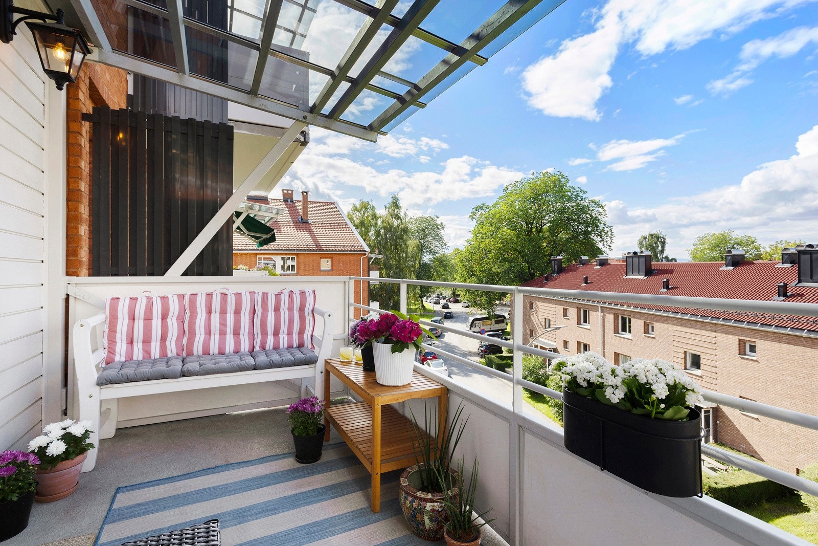 Vinduer og balkongdør med 3-lags glass fra 2017. Galleribilde