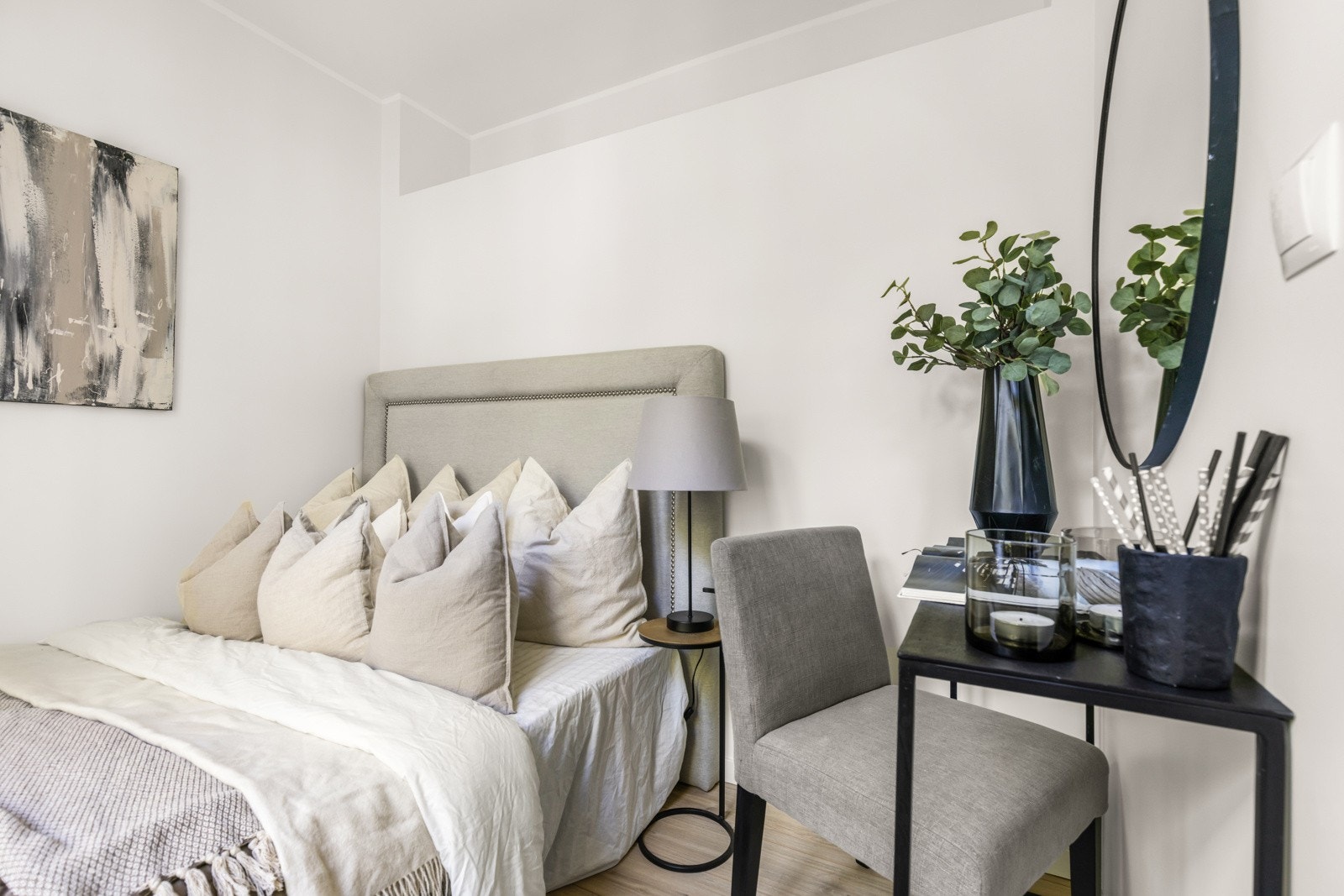 Her har du plass til skrivepult. Galleribilde