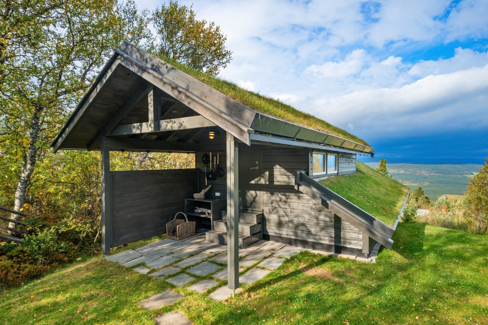 Oppå garasjen er det også etablert hems med enkel adkomst. Galleribilde