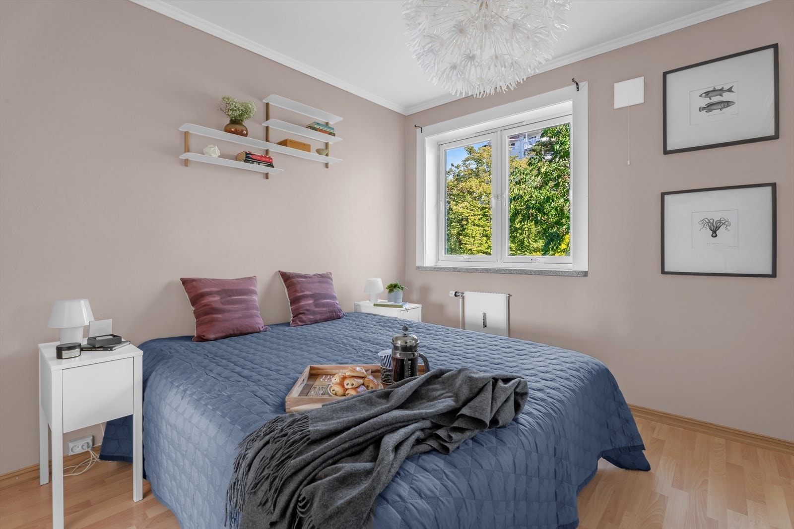 Leiligheten har to gode soverom, begge med god plass til stor seng og nattbord. Galleribilde