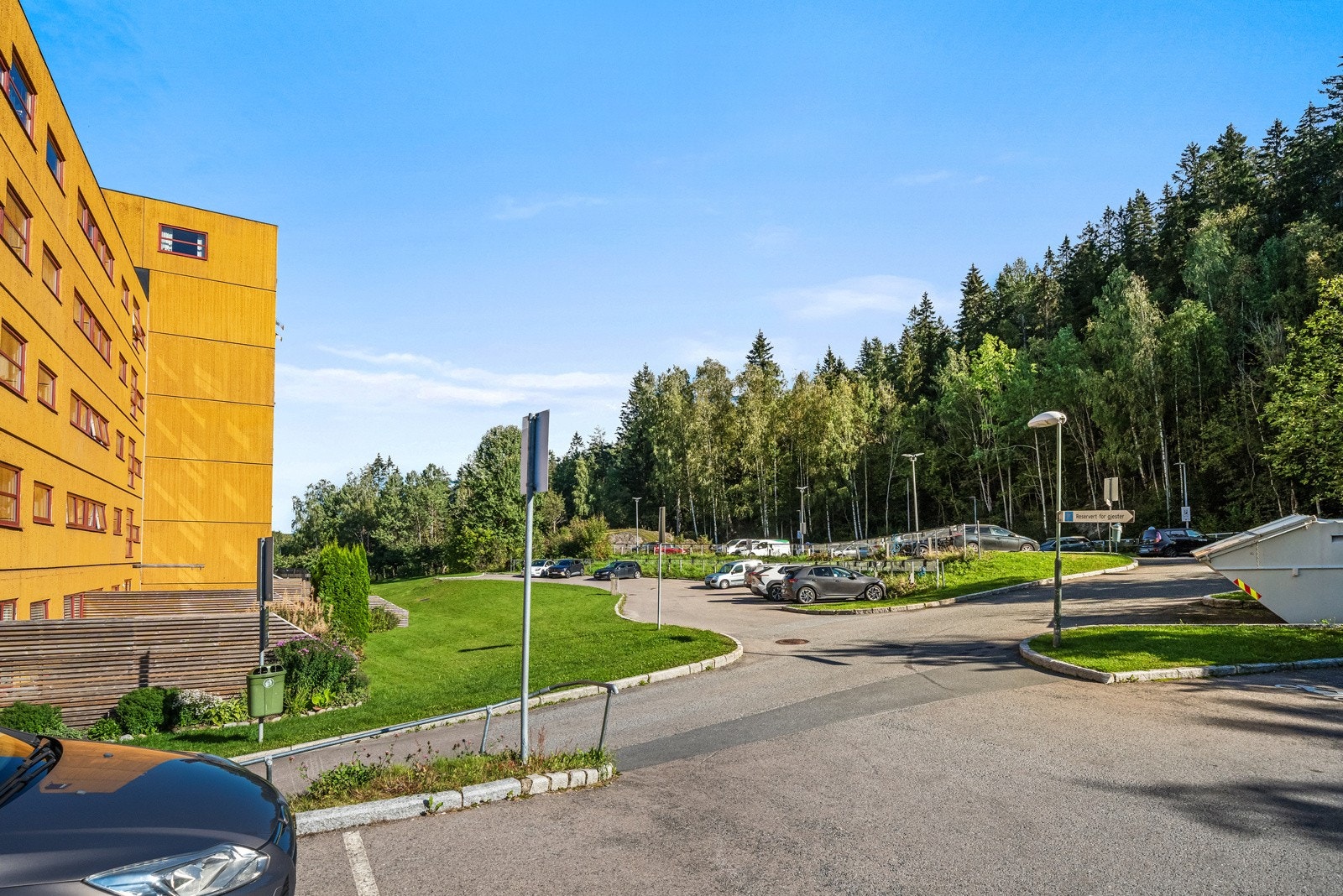 Det er mulighet for å leie p-plass/garasje via brl. Galleribilde