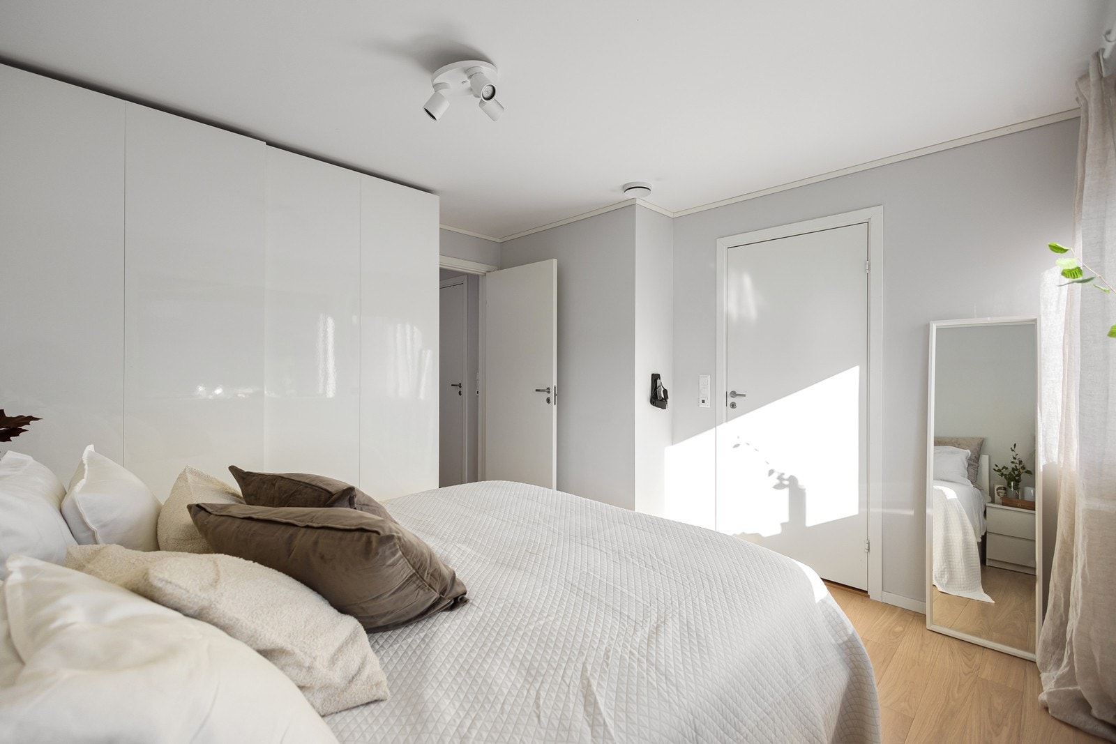 Hovesoverommet har eget bad Galleribilde