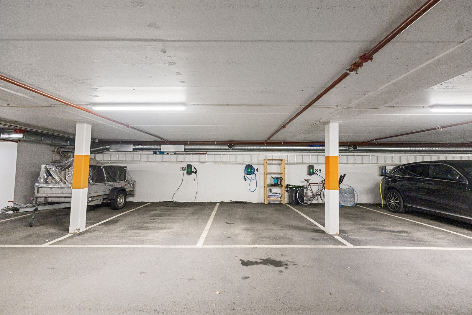 Det medfølger garasjeplass med EL-lader i felles, oppvarmet anlegg. Galleribilde