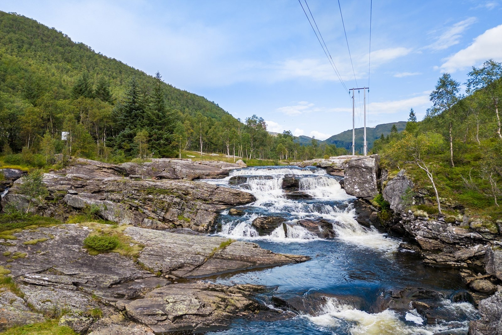 Flott lite vassdrag rett ved hytten. Galleribilde
