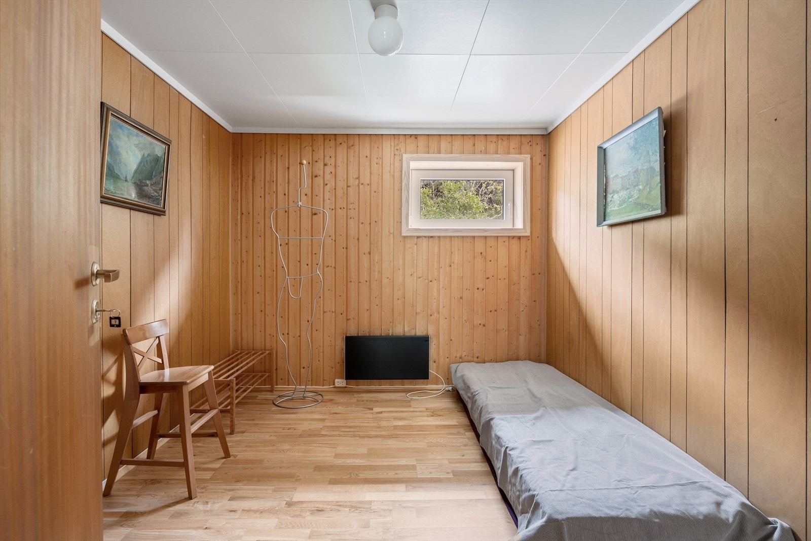 Romslig soverom. Galleribilde