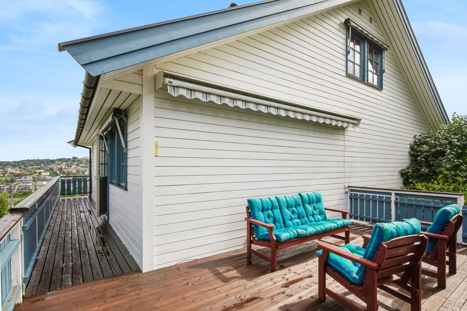 Terrasse med utgang fra stuen Galleribilde