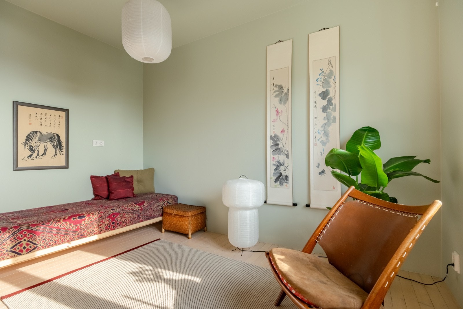 Dette er et koselig og lyst rom, perfekt som gjesterom eller kontor. Galleribilde