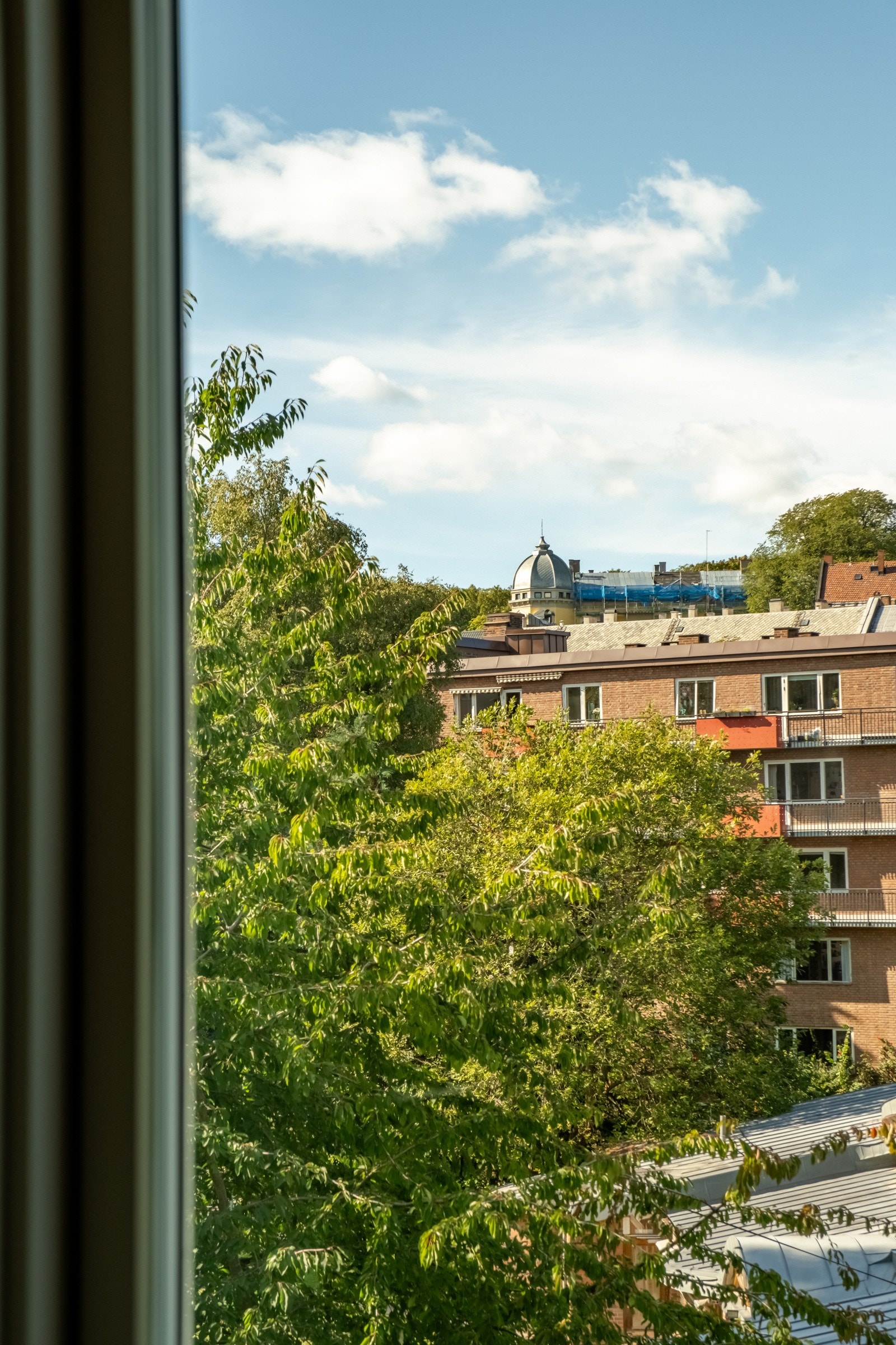 Når du står ved kjøkkenbenken er det dette du ser. Ganske fint eller hva? Galleribilde