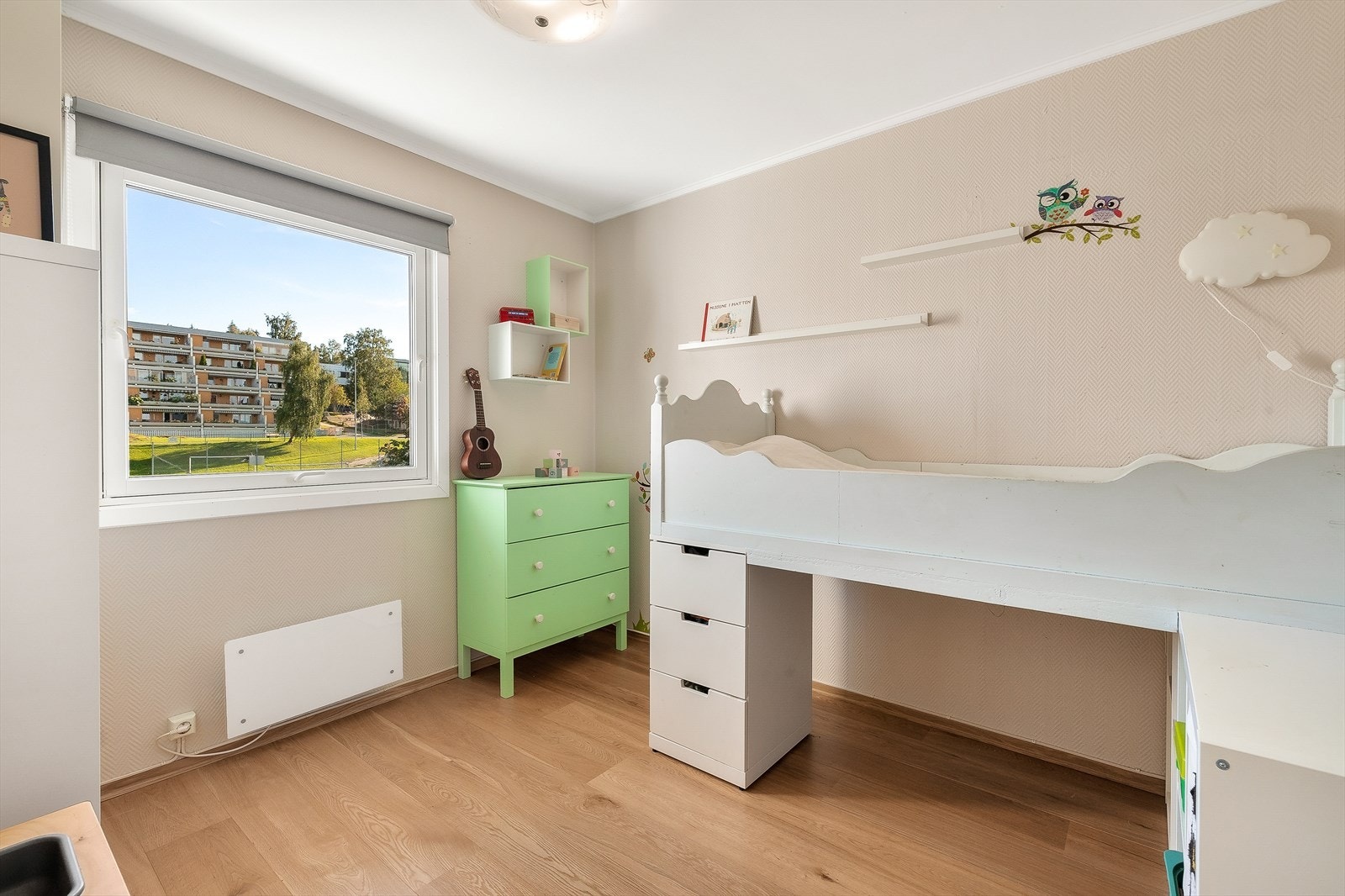 Barnerom med plass til lek og læring. Galleribilde