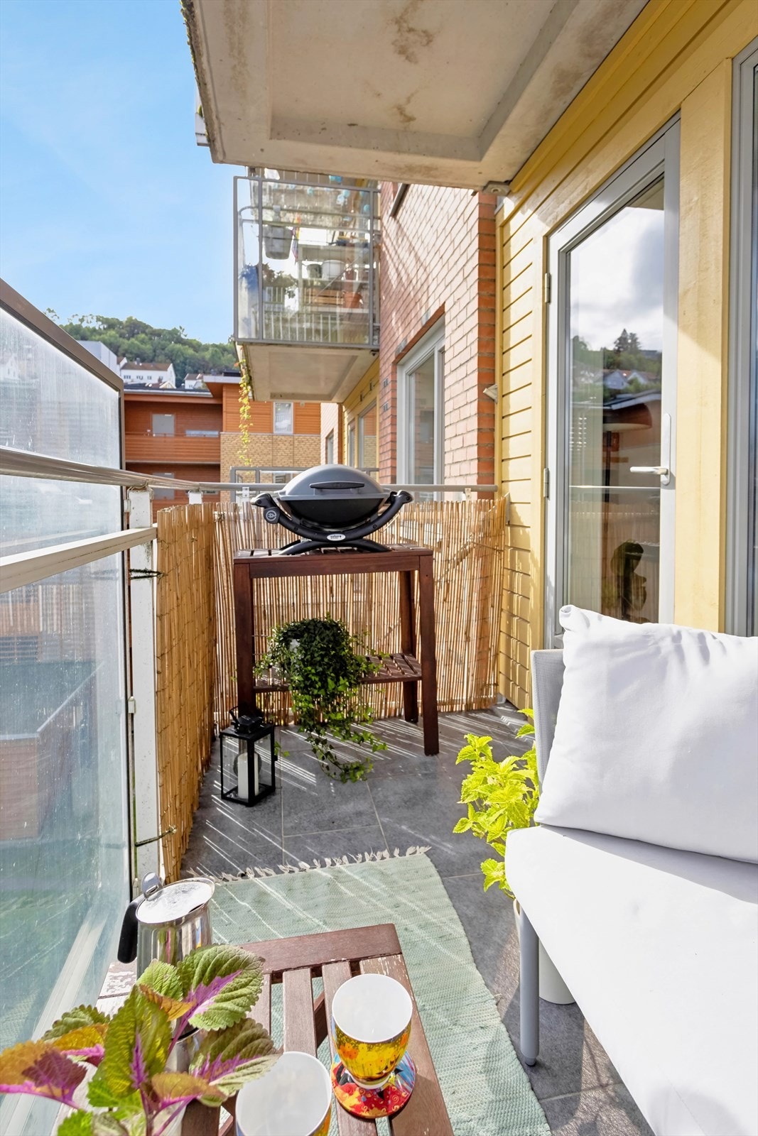 Her kan du lese en god bok i fred og ro eller invitere venner til hyggelige sammenkomster! Galleribilde