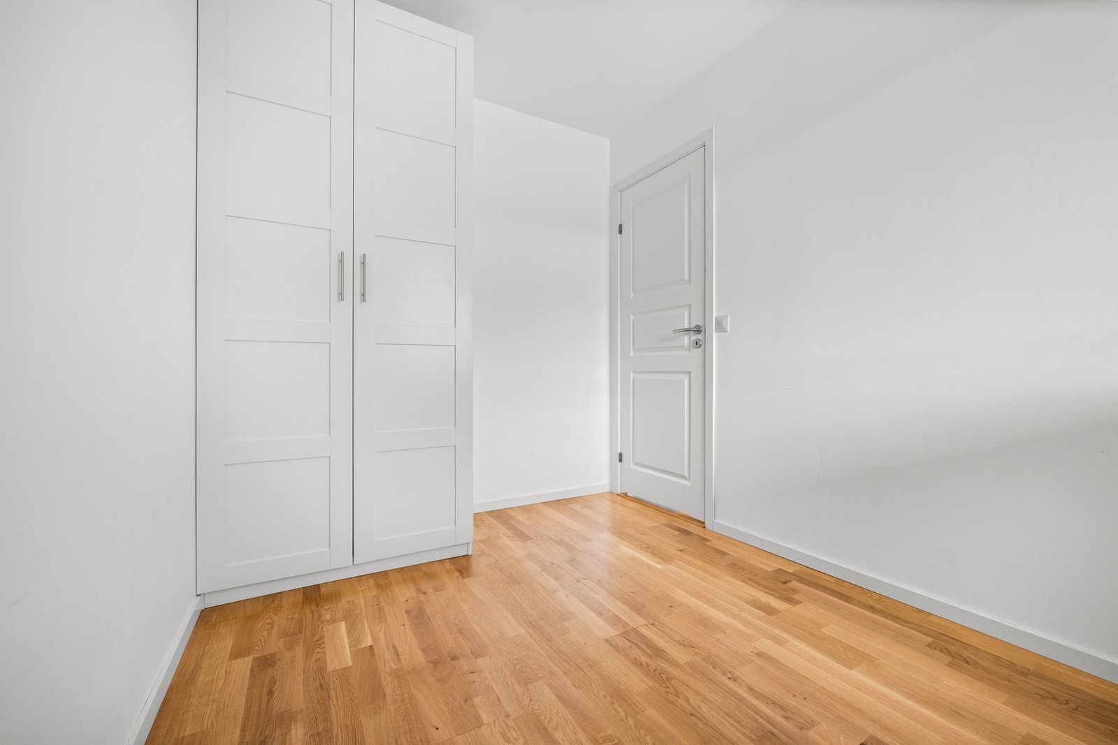 Soverommet er utstyrt med garderobeskap Galleribilde