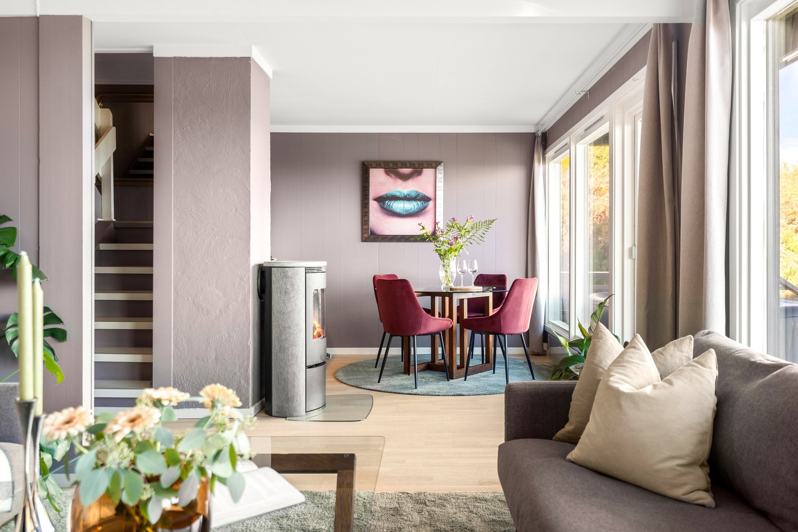 I tilknytning til stue er det plass til spiseplass. Galleribilde