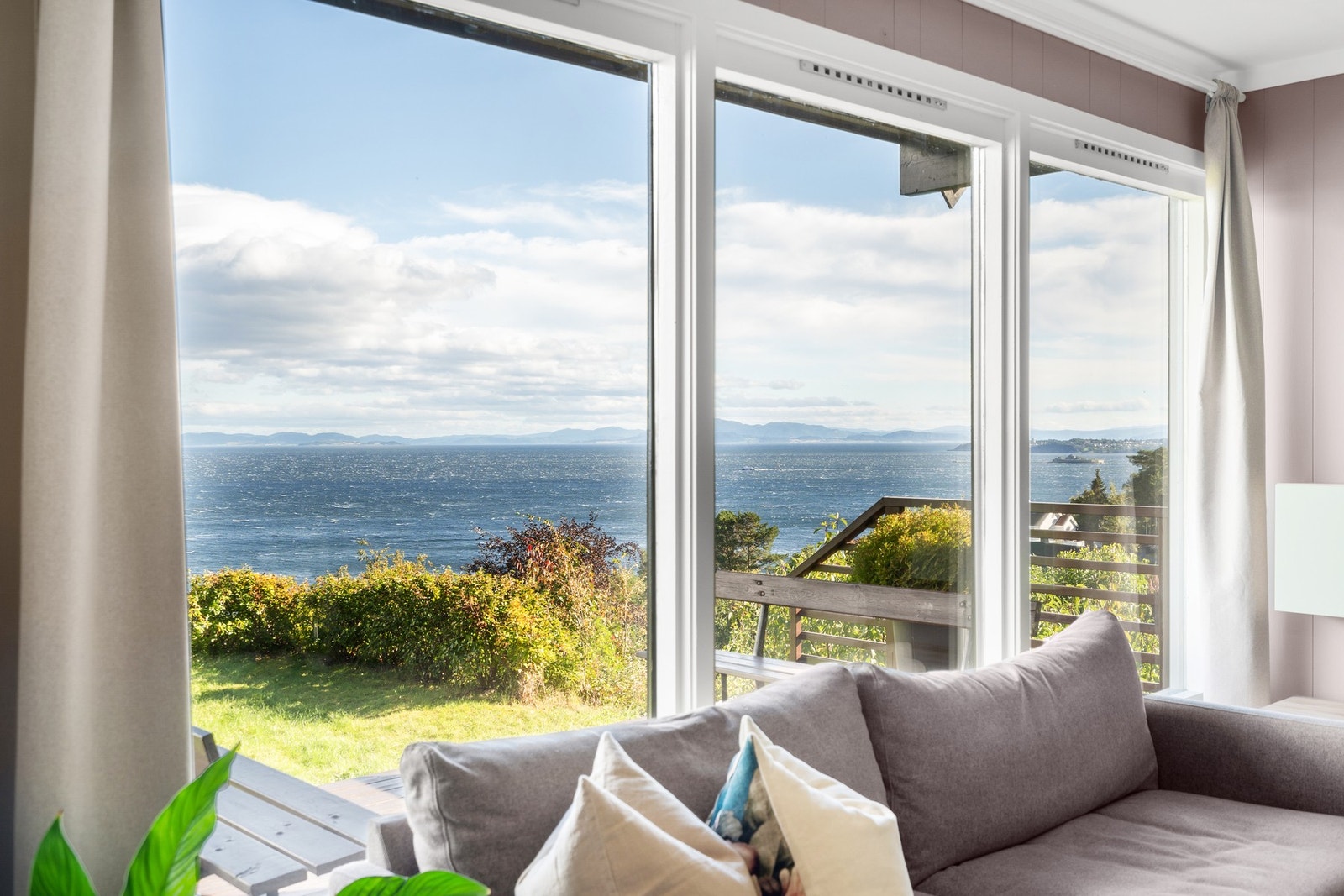 Utsikt fra stue. Galleribilde