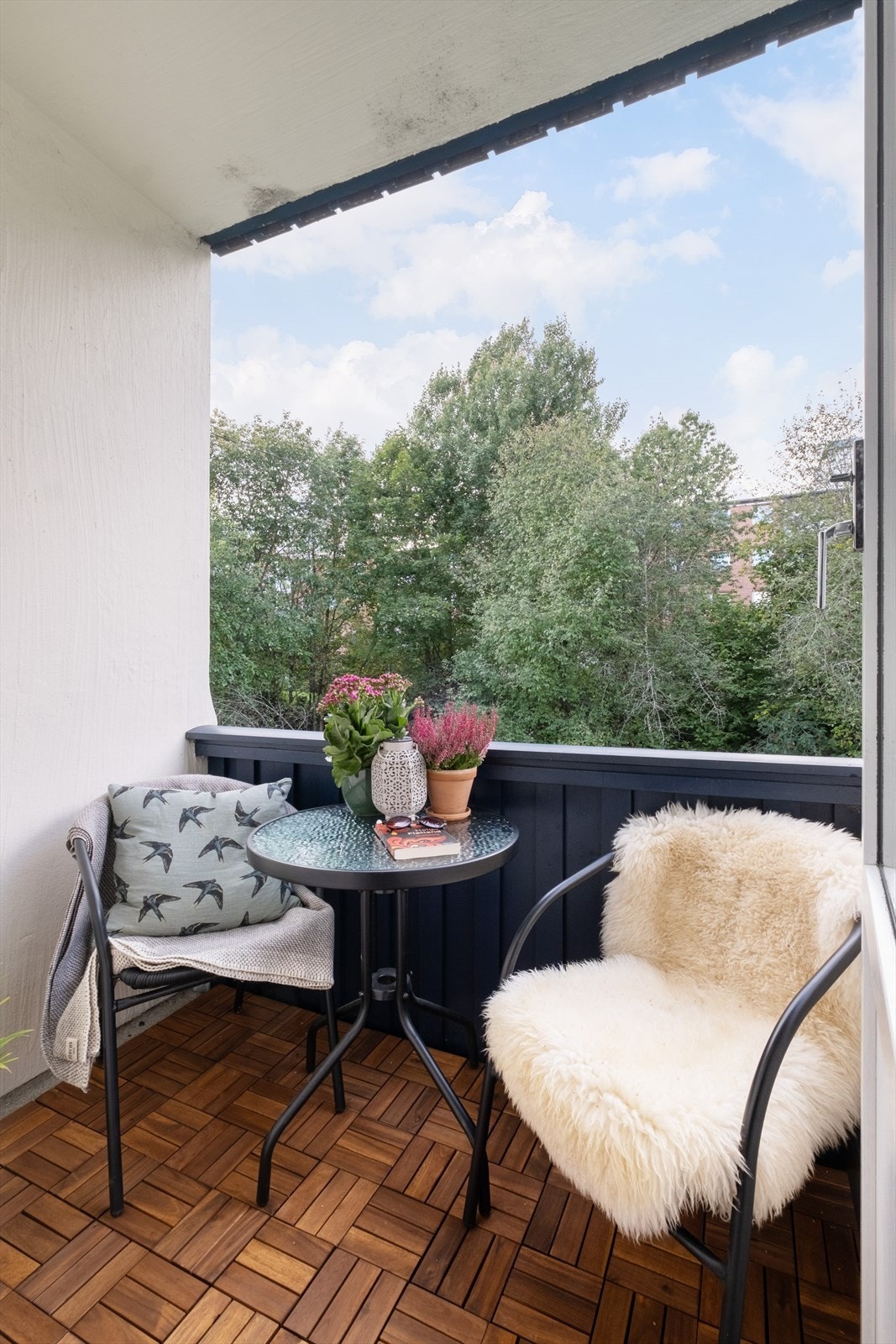 Vestvendt balkong på ca. 2 kvm. Galleribilde