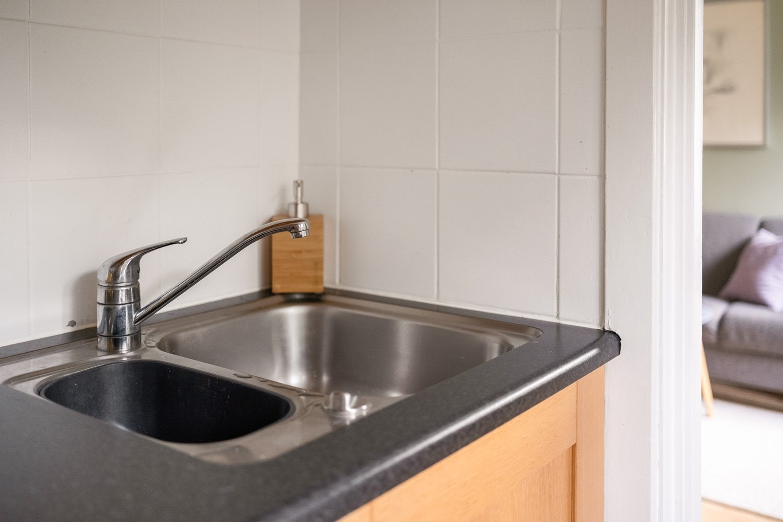 Fliser ble malt og fronter pusset og lakkert av forrige eier i 2018. Galleribilde