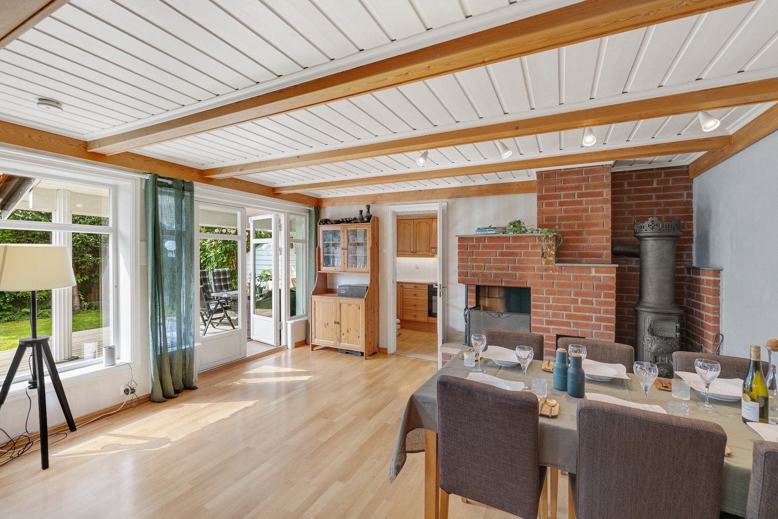 Store vindusflater som godt med naturlig lysinnslipp. Galleribilde