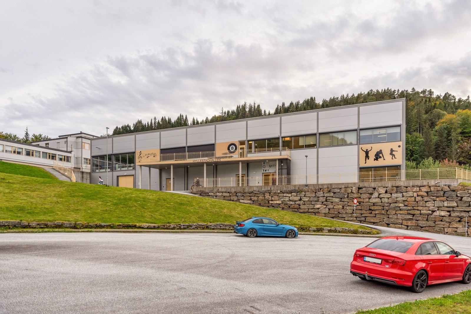 ... aktivitetshall, nytt skulebygg og mykje meir Galleribilde