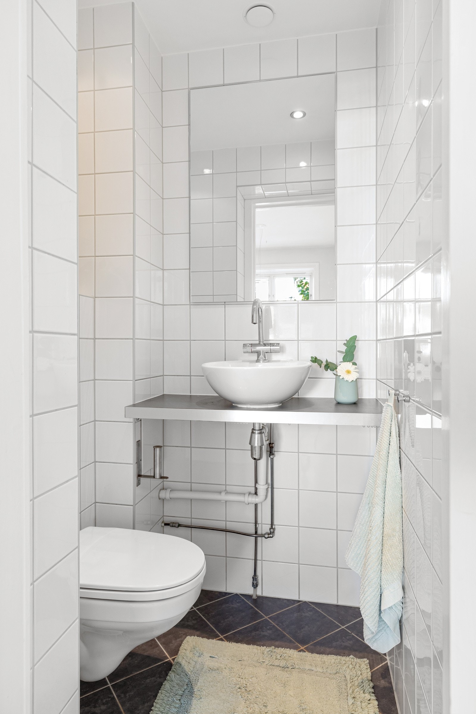 Praktisk og separat wc i 1. etasje Galleribilde