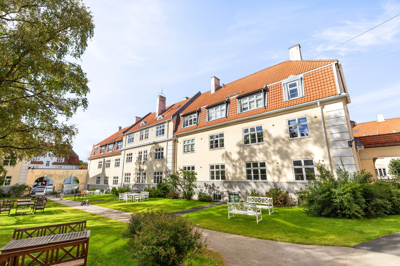 Vakker og ettertraktet bakgård Galleribilde