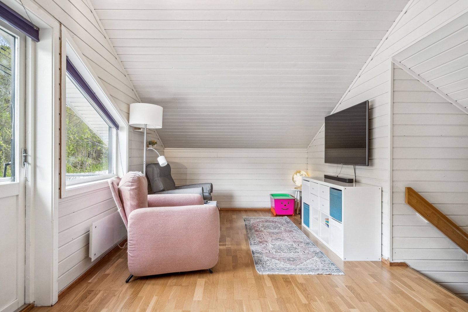 Loftstue, her er det utgang til egen balkong Galleribilde