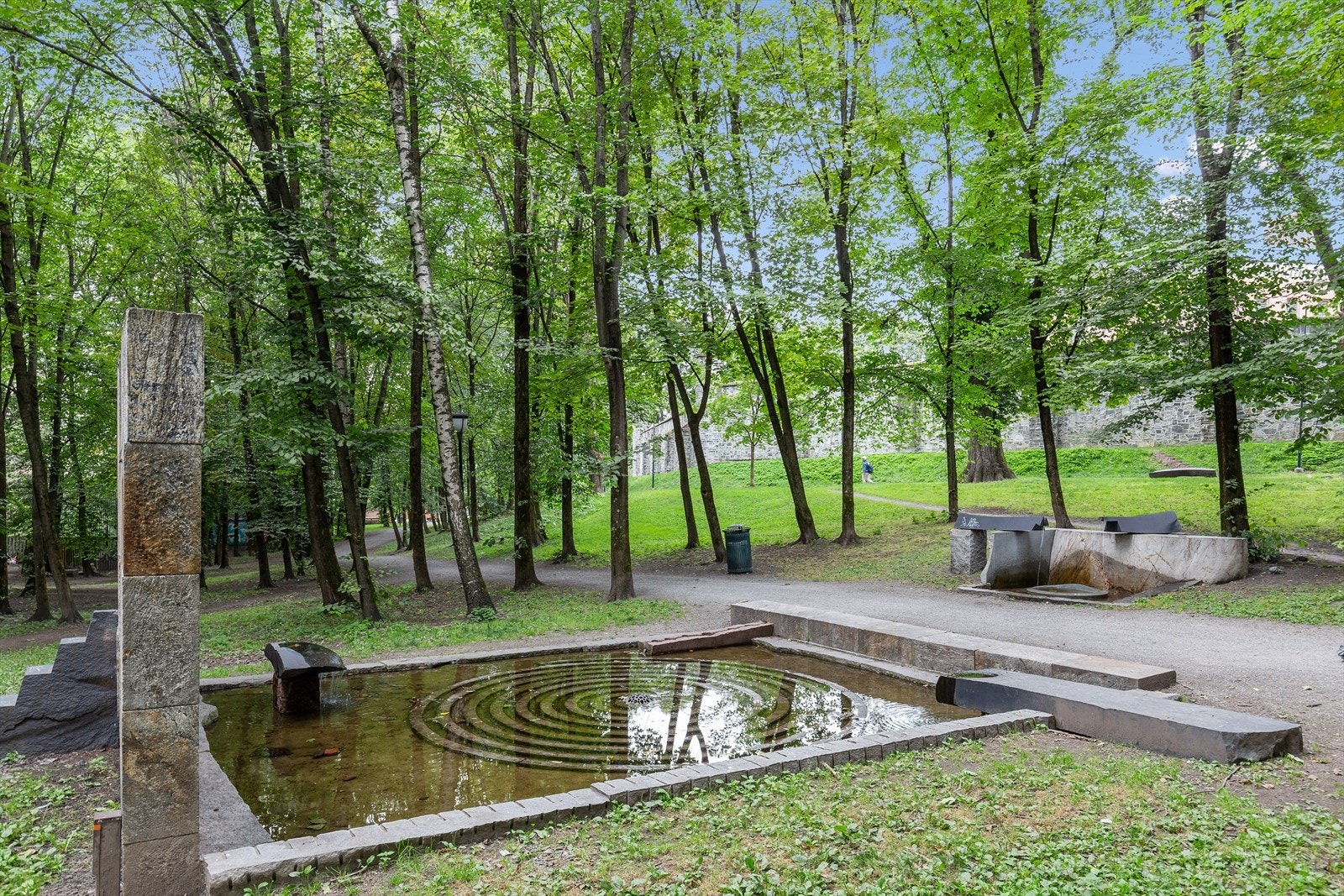 Leiligheten ligger rett ved Klosterenga park. Galleribilde