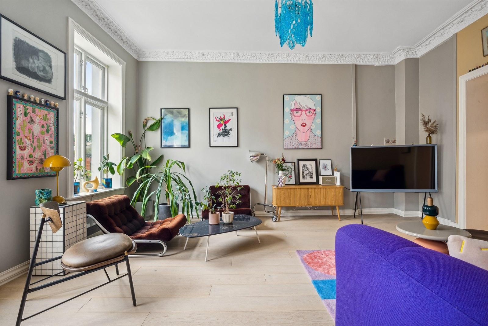 Leiligheten har slette overflater og er malt i nydelige farger! Galleribilde