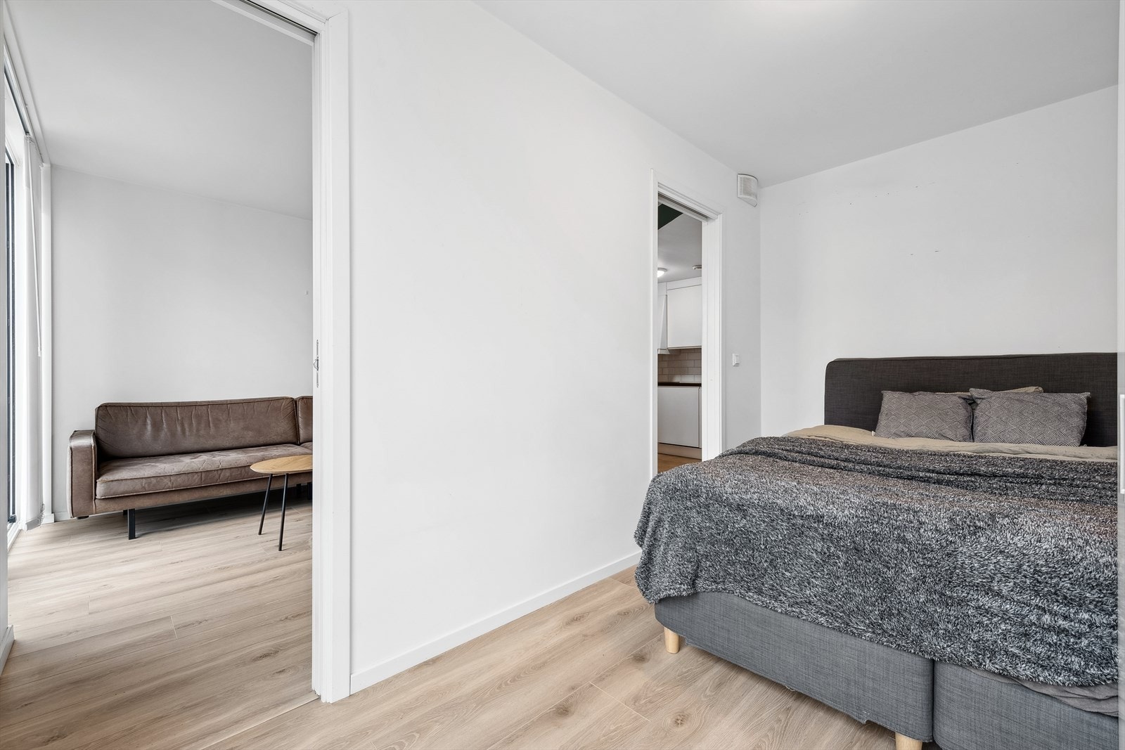 Soverommet har to skyvedører for adkomst. Galleribilde