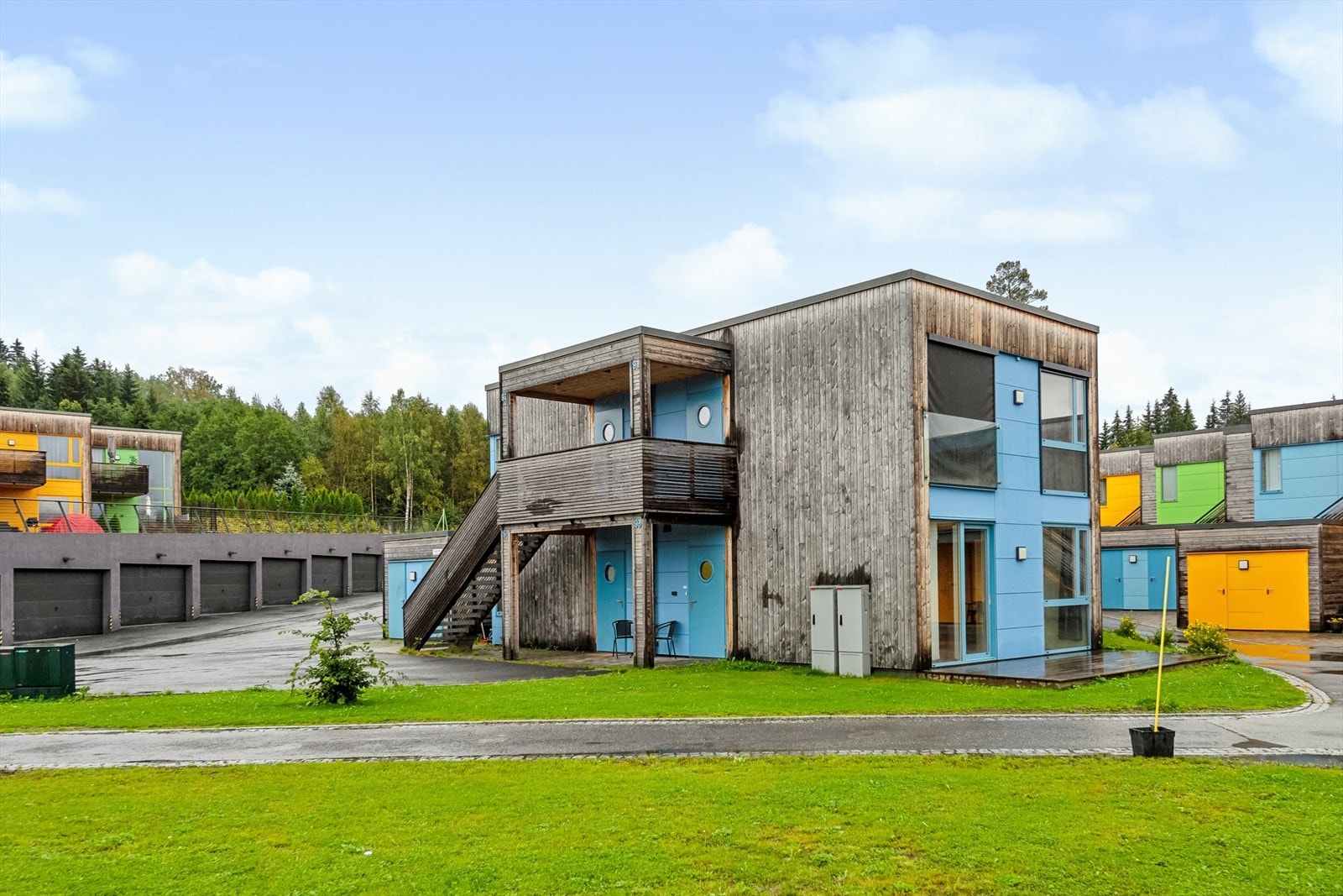 God beliggenhet på nyere boligfelt med gangavstand til bla. Raufoss sentrum. Galleribilde