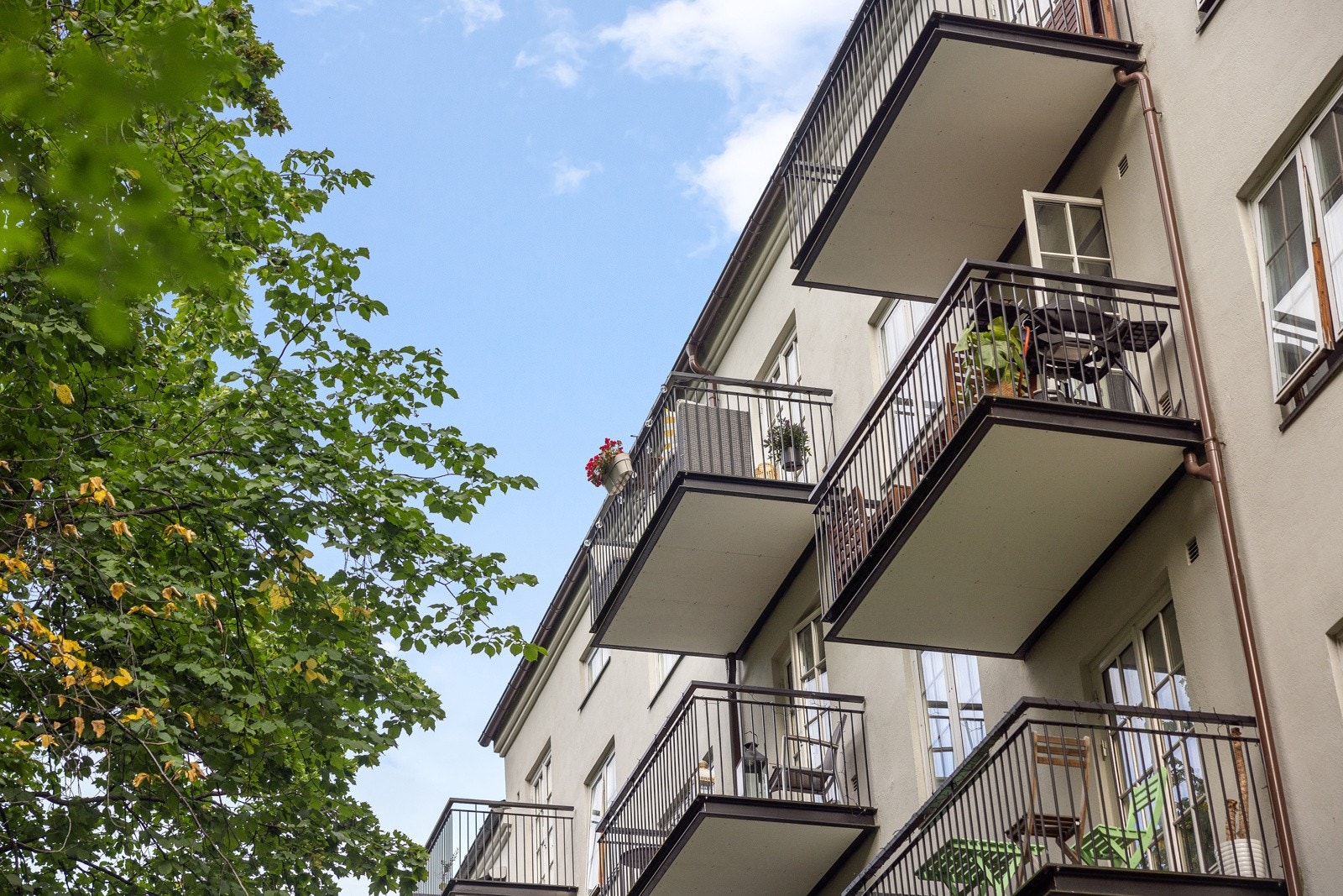 Balkongen ligger mot rolig bakgård. Galleribilde