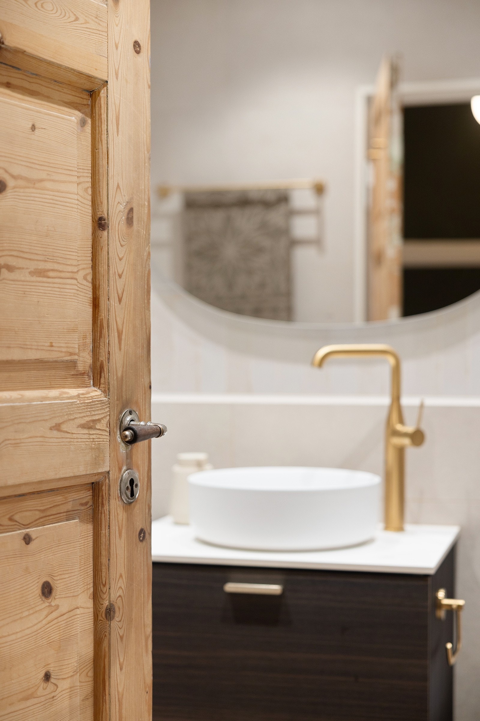 Fra gangen har du adkomst til badet. Galleribilde
