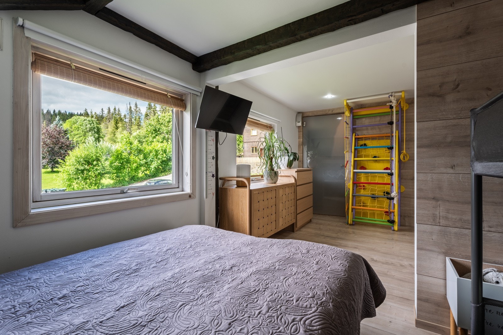 Soverom med eget omkledningsrom. Galleribilde