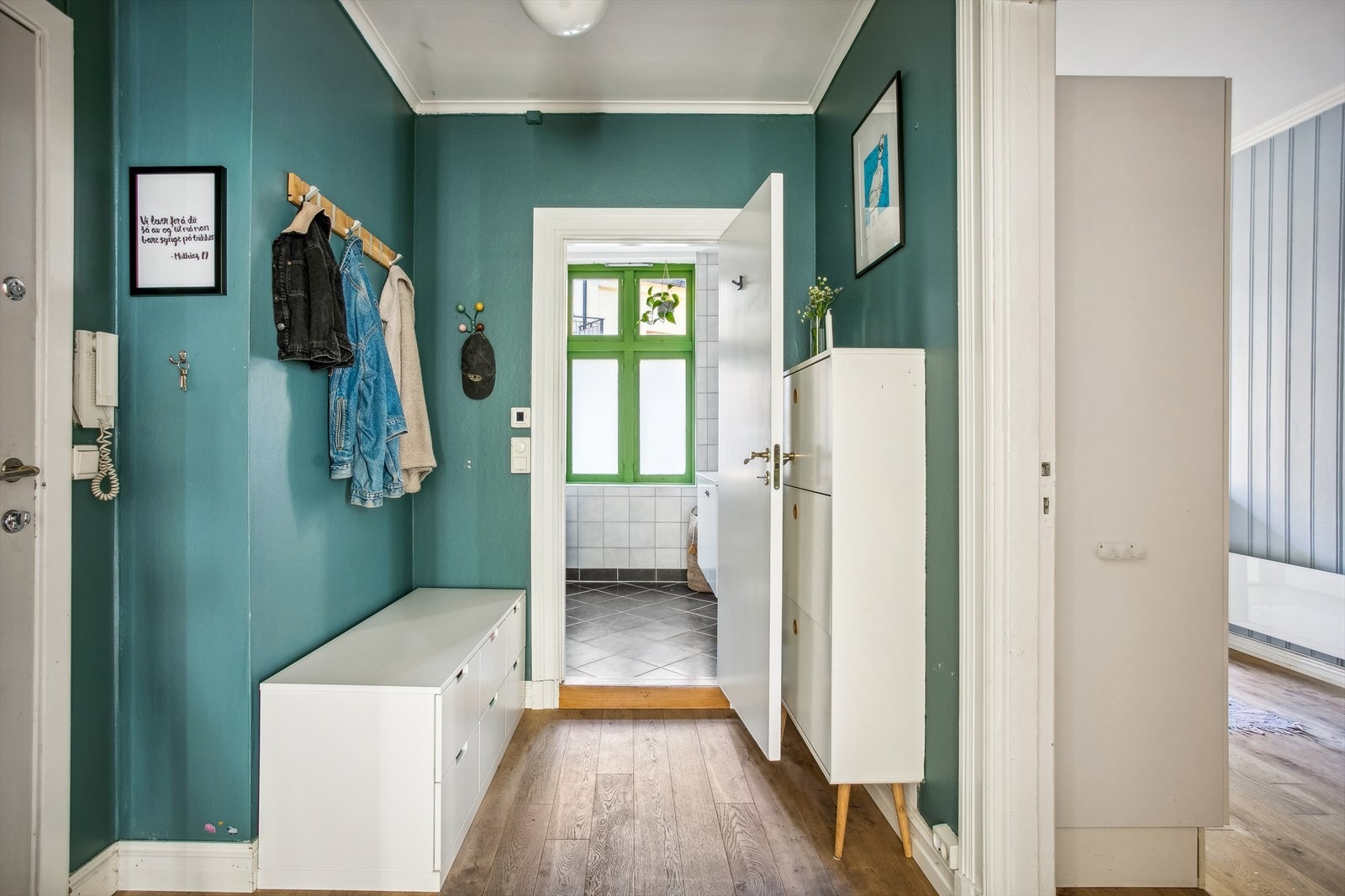 Baderommet finner du i tilknytning til gangen Galleribilde