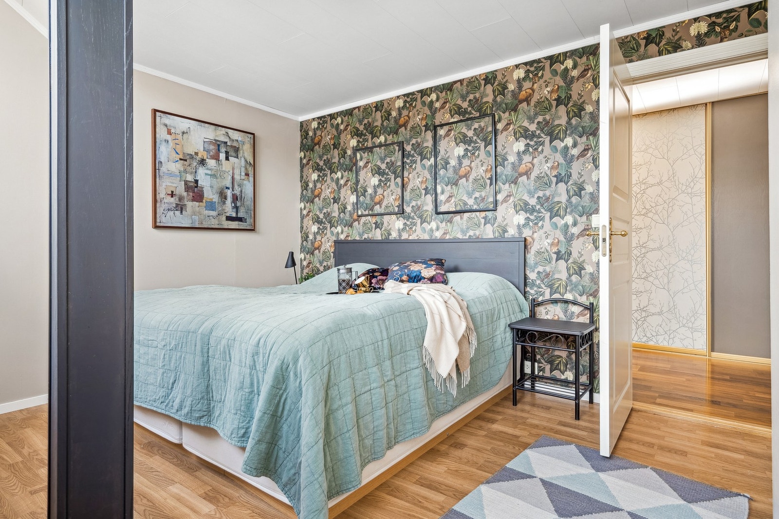 Det er tre soverom i hoveddelen. Galleribilde