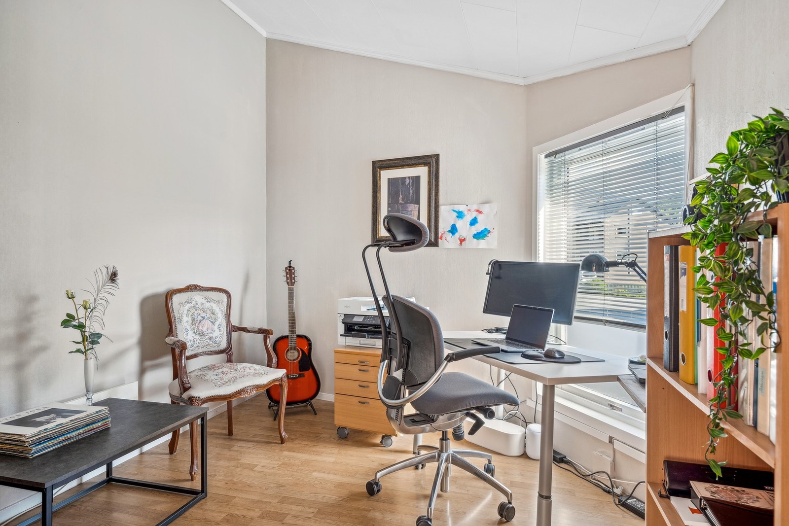 Soverom nr. 3. Dette brukes i dag som kontor, men kan også benyttes som soverom. Galleribilde