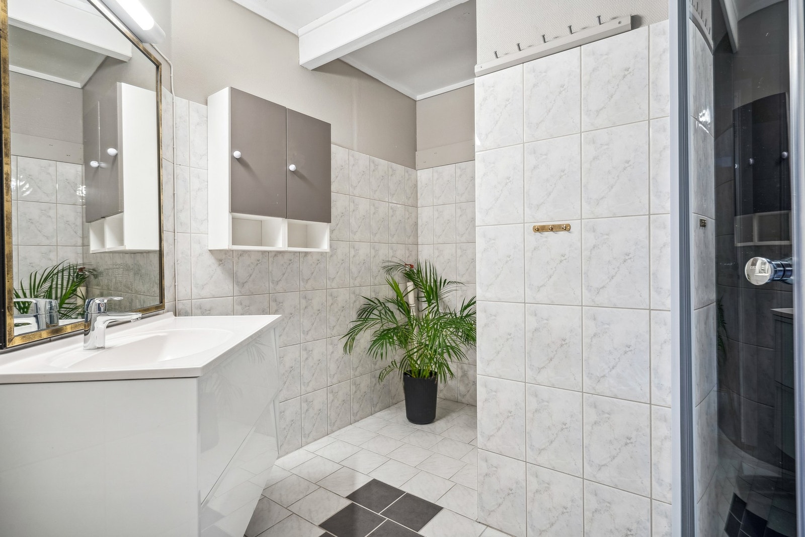 Her er det også etablert et stort og pent innredet bad. Galleribilde