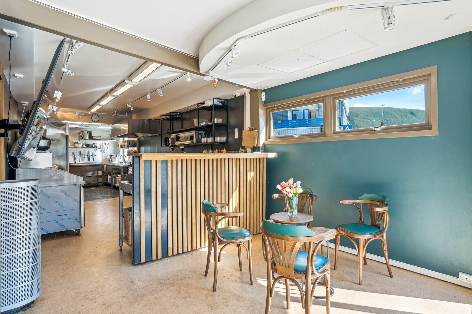 Denne etasjen ligger på gateplanet. Dette lokalet har en inngått leieavtale. Galleribilde