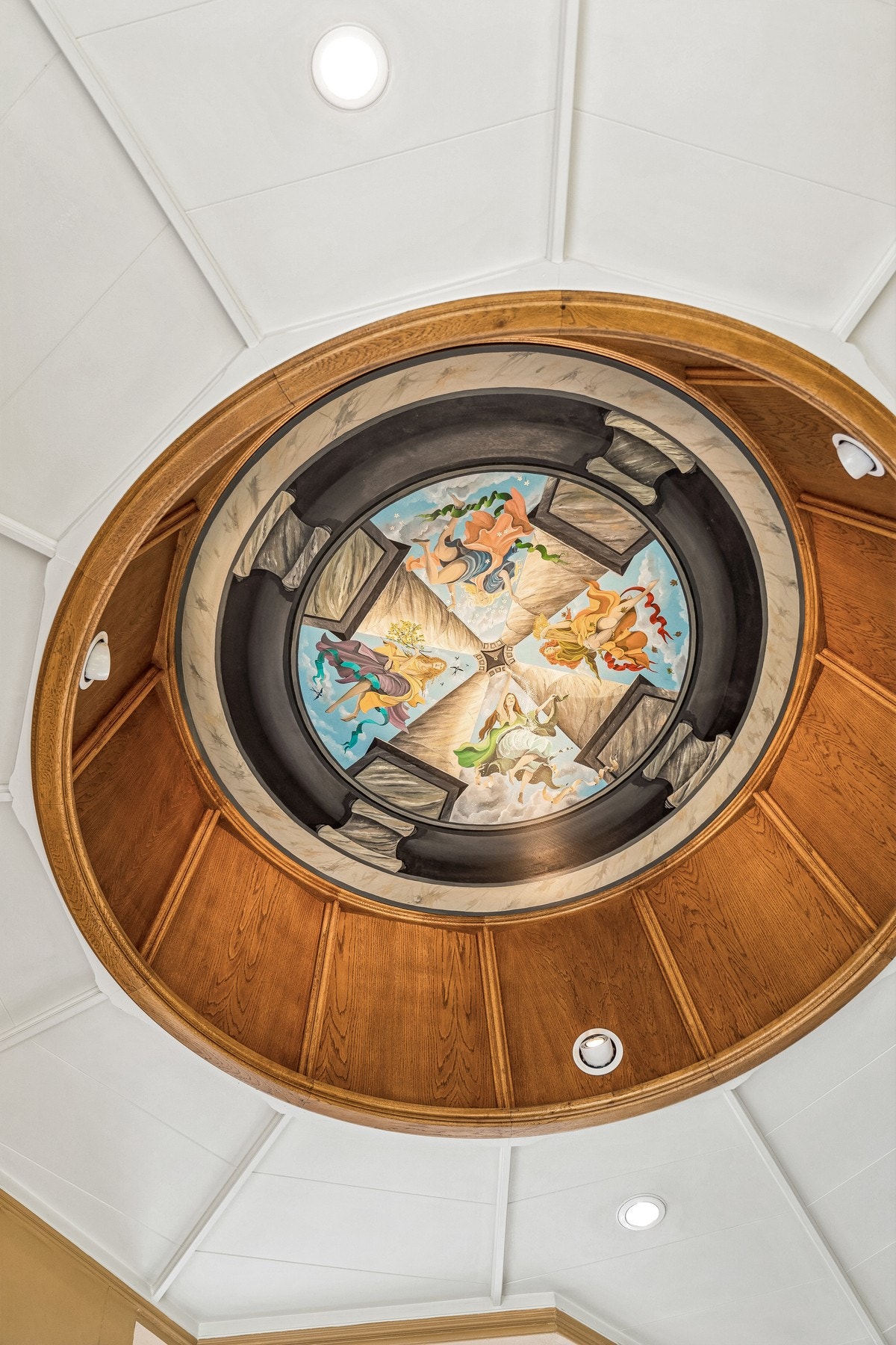 I himlingen kommer kunsten til sin rett. Galleribilde