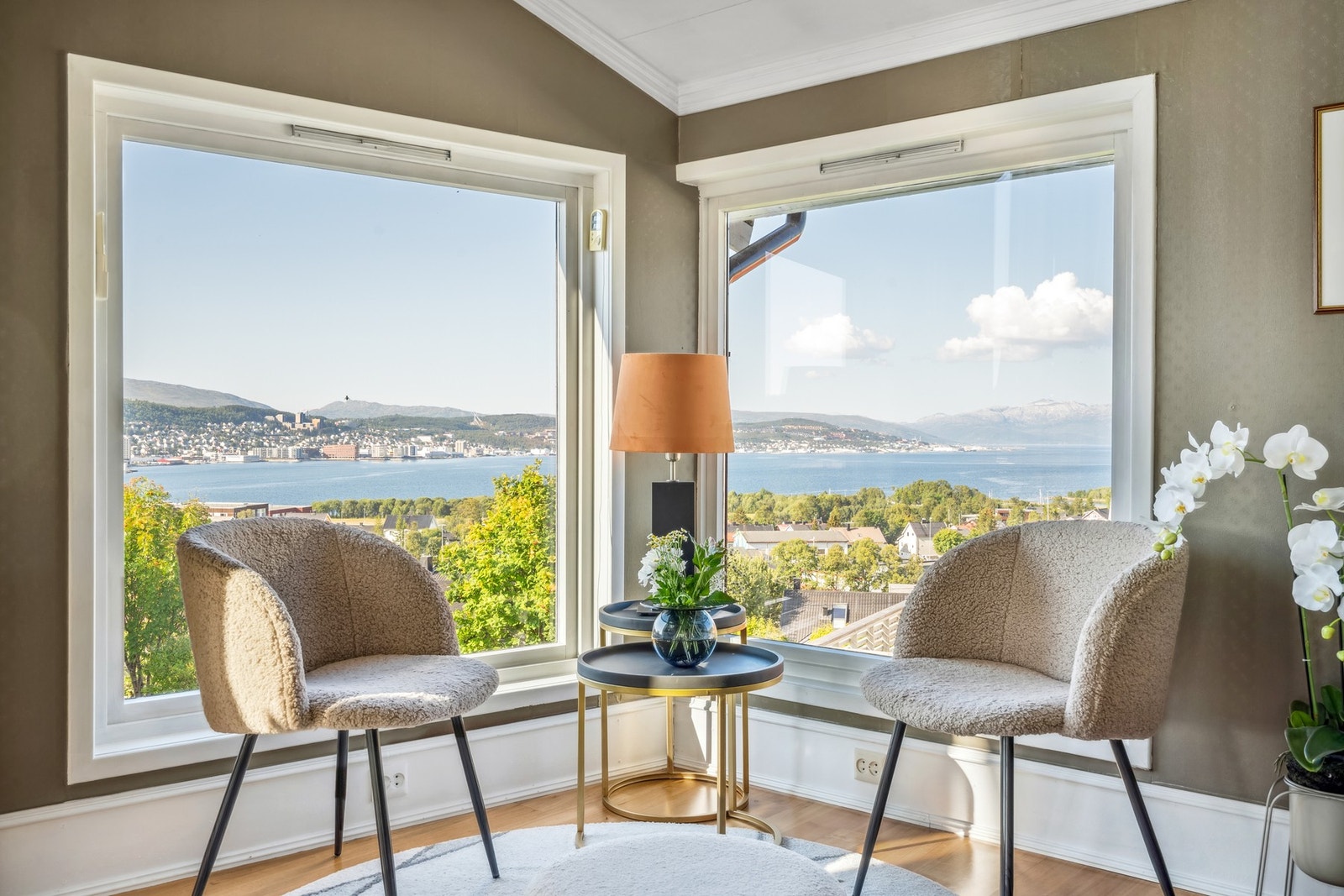 En trivelig plass for to. Galleribilde