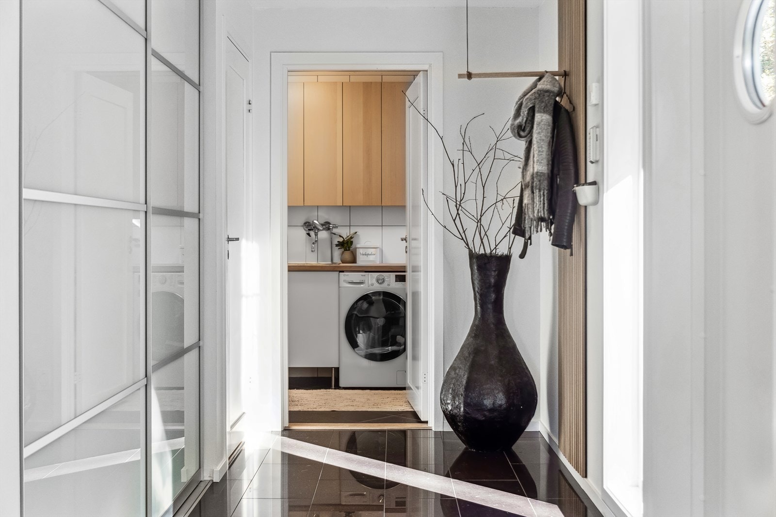 Boligen har eget vaskerom, et praktisk rom! Galleribilde