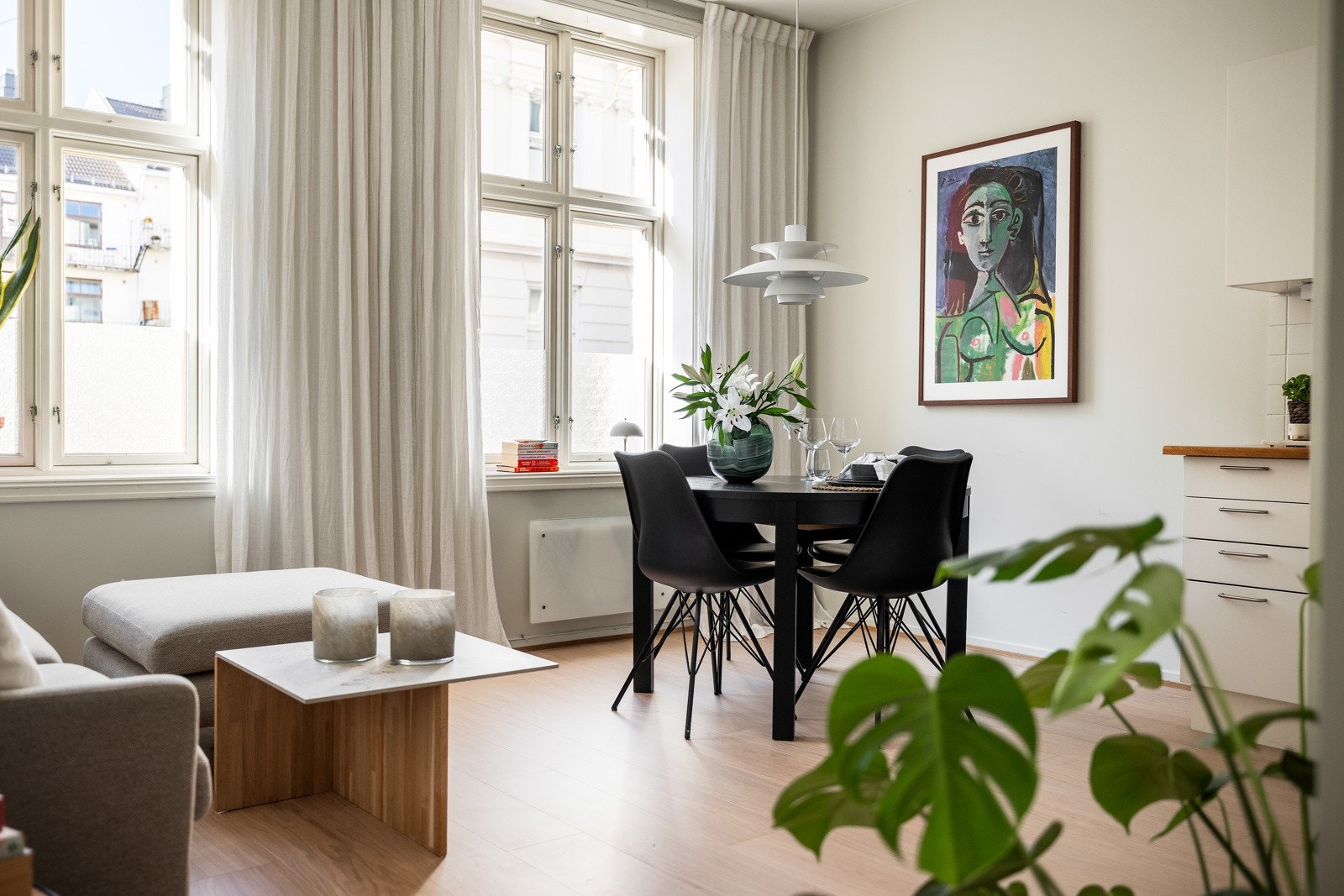 Leiligheten har vinduer fra 2010 Galleribilde