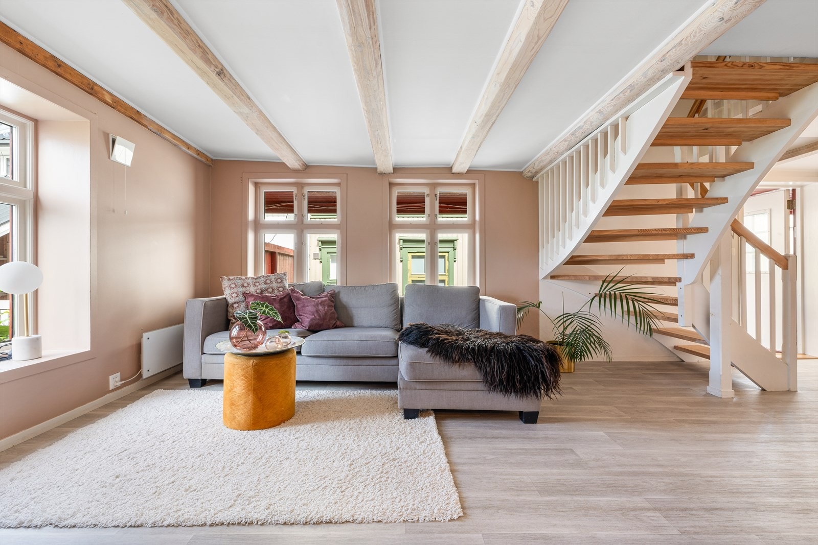 Her er det nydelige trebjelker! Galleribilde